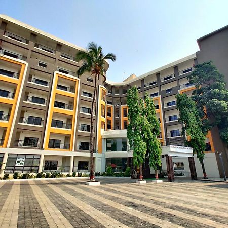 Golden Chariot Hotel Даман Экстерьер фото