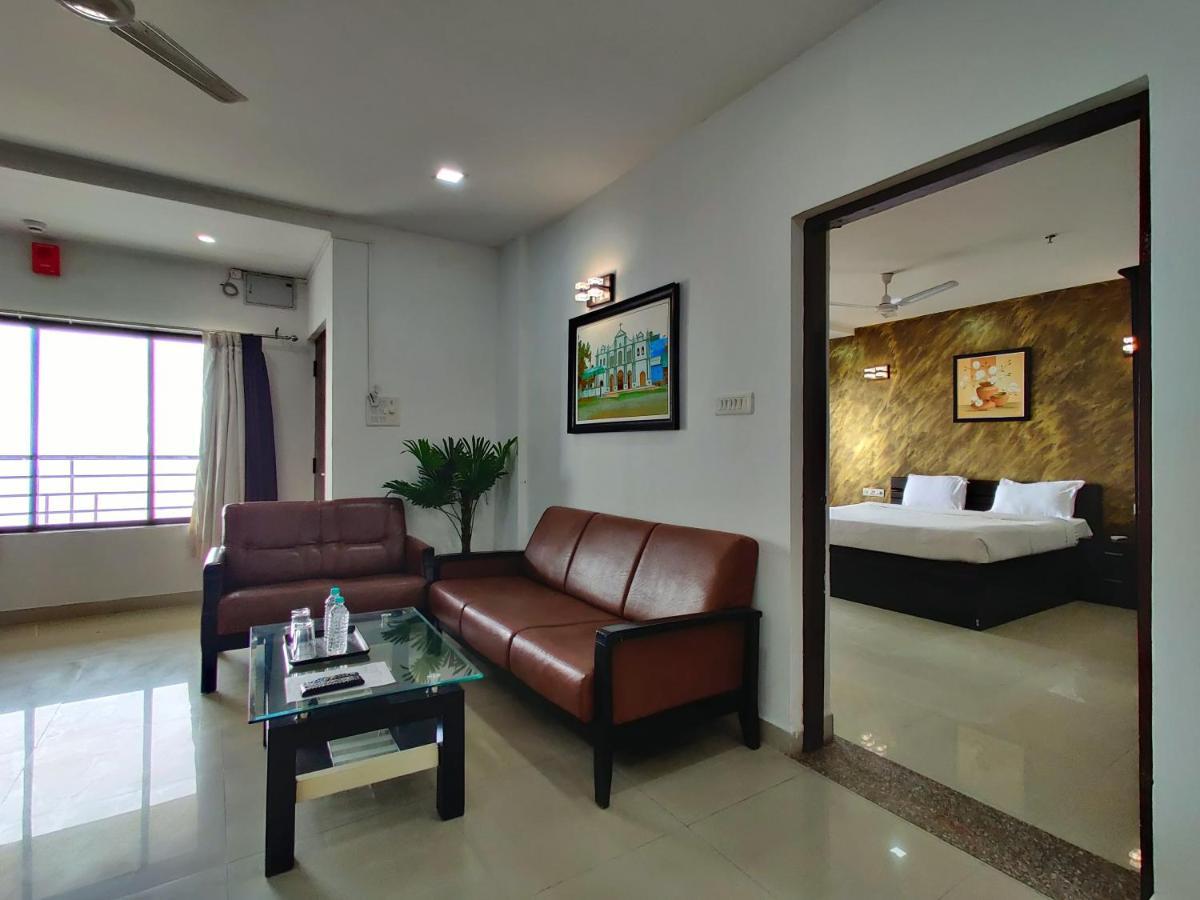 Golden Chariot Hotel Даман Экстерьер фото