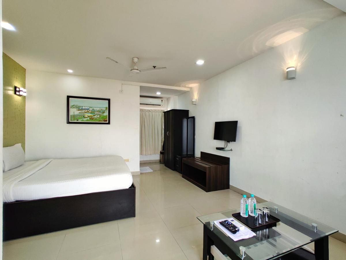 Golden Chariot Hotel Даман Экстерьер фото