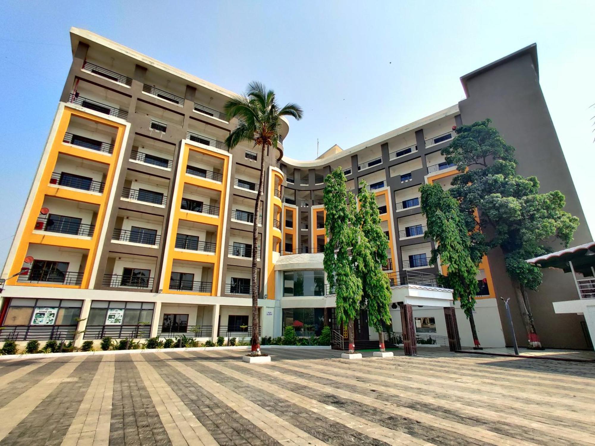 Golden Chariot Hotel Даман Экстерьер фото