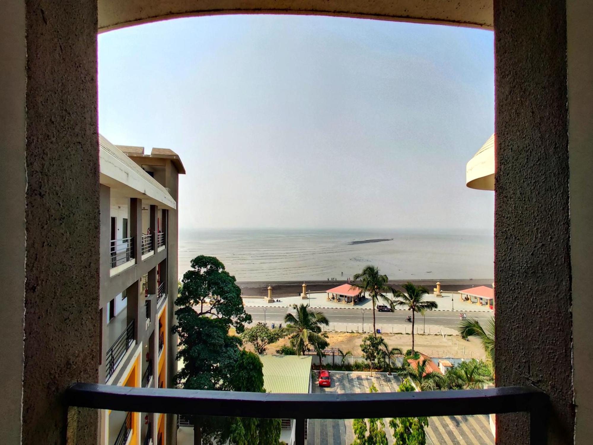 Golden Chariot Hotel Даман Экстерьер фото